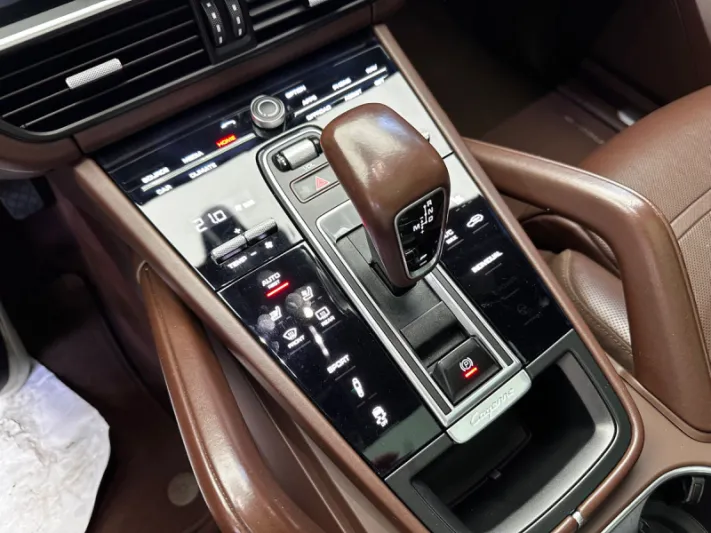 PORSCHE CAYENNE 2019
