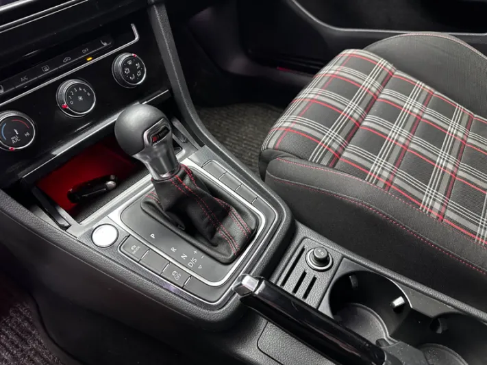 VOLKSWAGEN GOLF GTI 2017