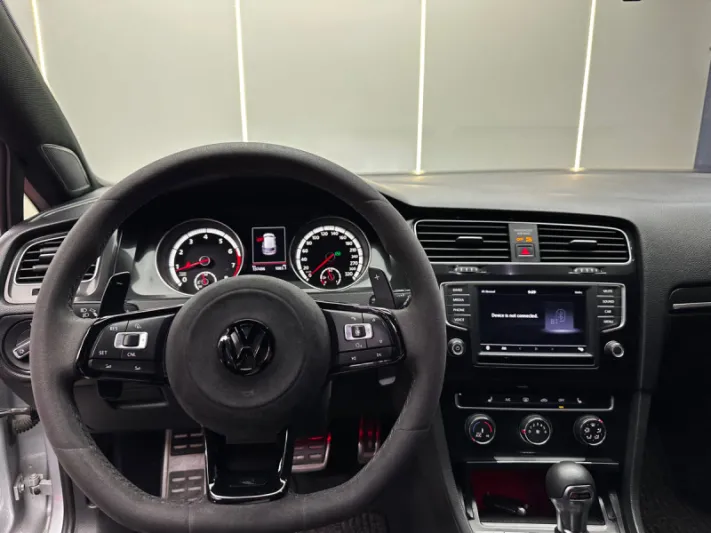 VOLKSWAGEN GOLF GTI 2017