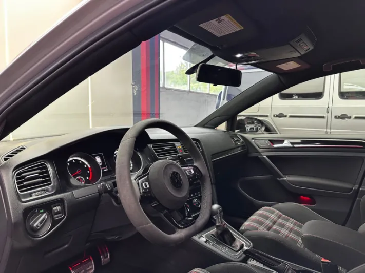 VOLKSWAGEN GOLF GTI 2017