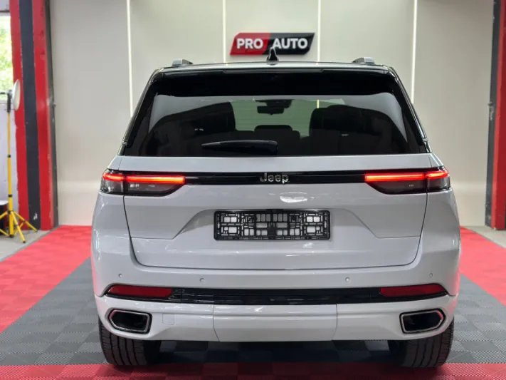 Jeep GRAND CHEROKEE 2022
