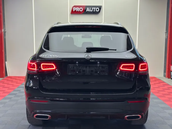 Mercedes-Benz GLC 300e 2020