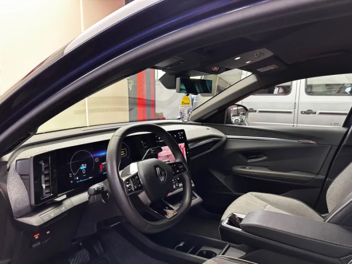 RENAULT MEGANE E-Tech 2023