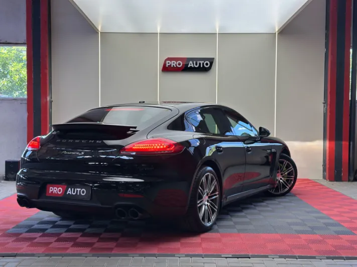 PORSCHE Panamera S E-Hybrid 2015