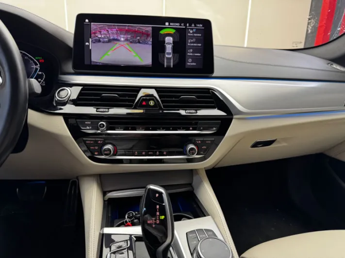 BMW 545e G30 Xdrive 2022