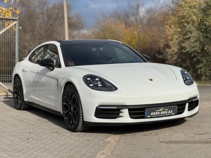 2018 Porsche Panamera