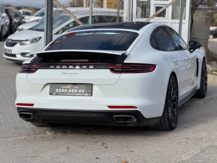 2018 Porsche Panamera