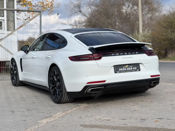 2018 Porsche Panamera