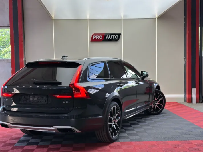 Volvo V90 Cross Country