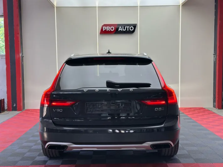 Volvo V90 Cross Country