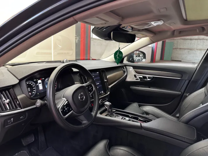 Volvo V90 Cross Country