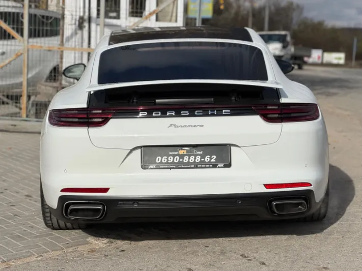 2018 Porsche Panamera