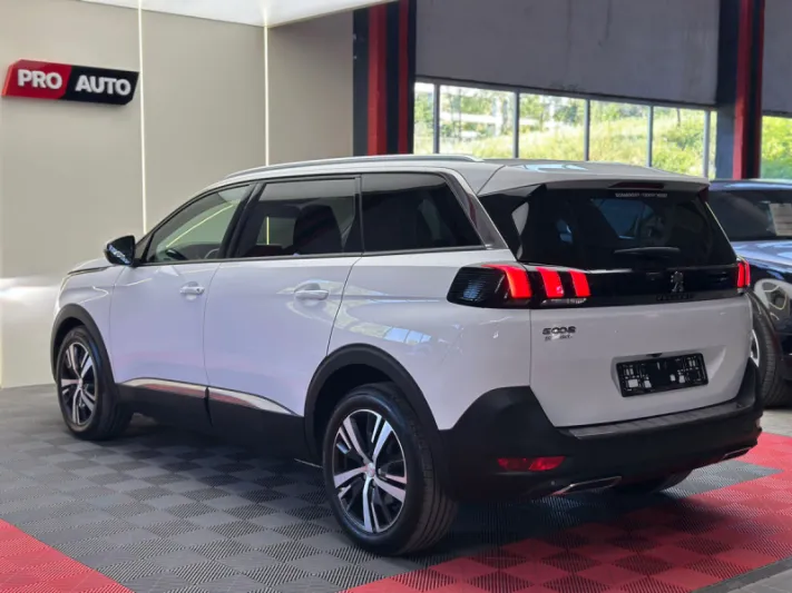 Peugeot 5008 2019