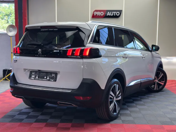 Peugeot 5008 2019