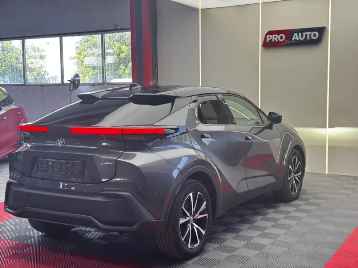 Toyota C-HR 2024