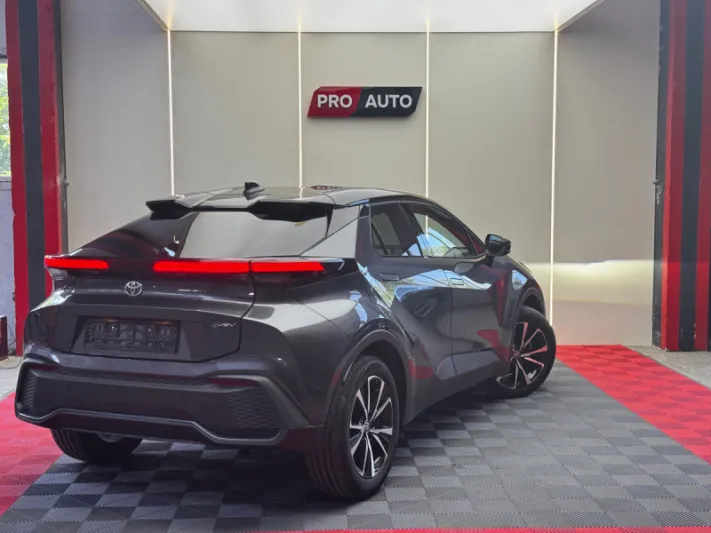 Toyota C-HR 2024
