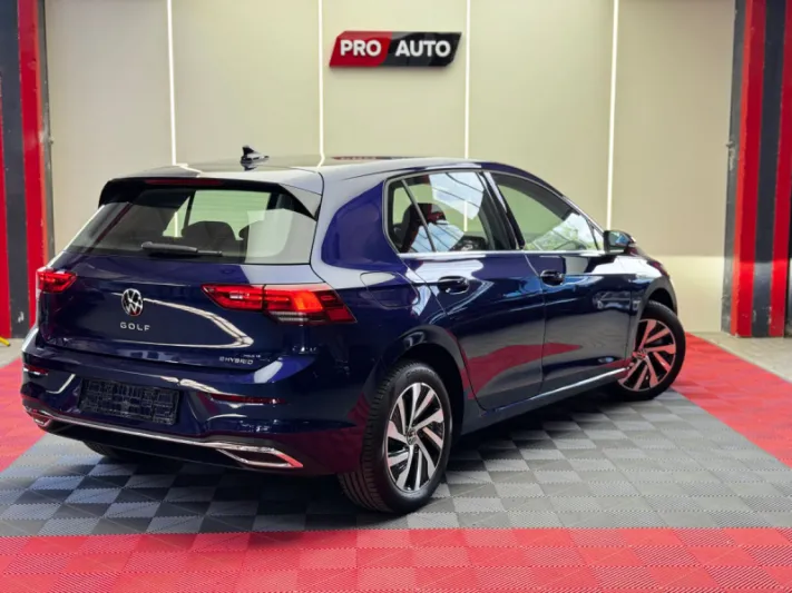 Volkswagen Golf GTE 2023