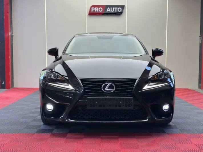 Lexus IS300H  Series