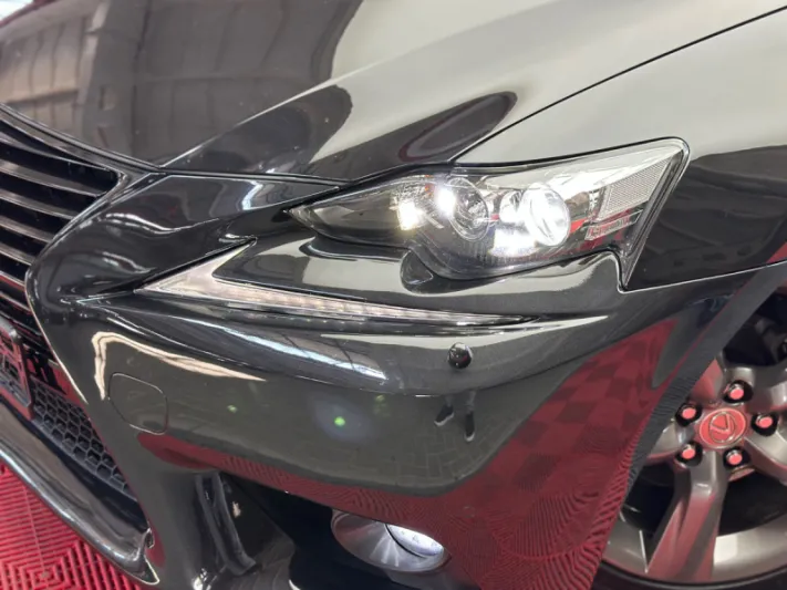 Lexus IS300H  Series
