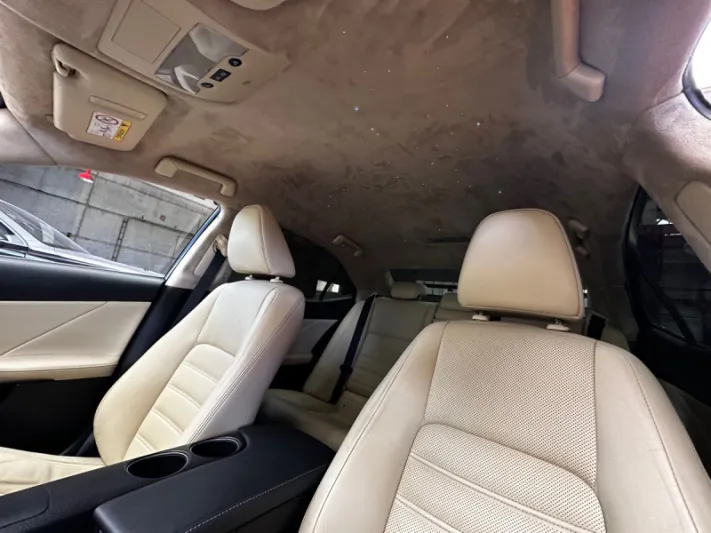 Lexus IS300H  Series