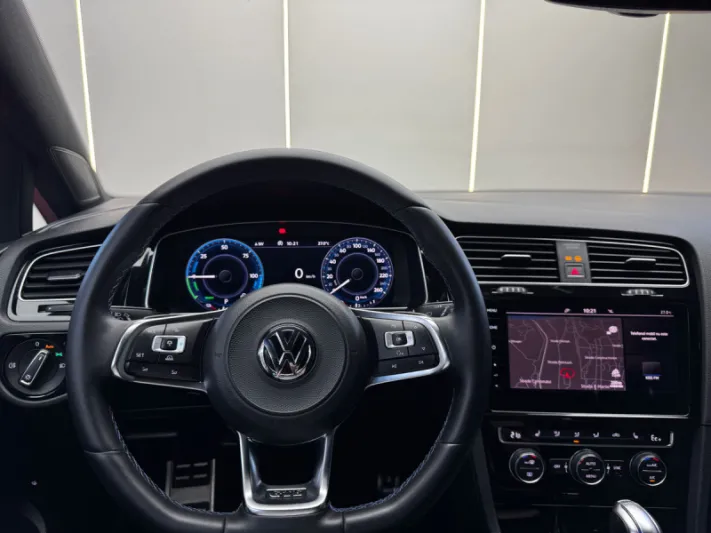 VOLKSWAGEN GOLF GTE 2017