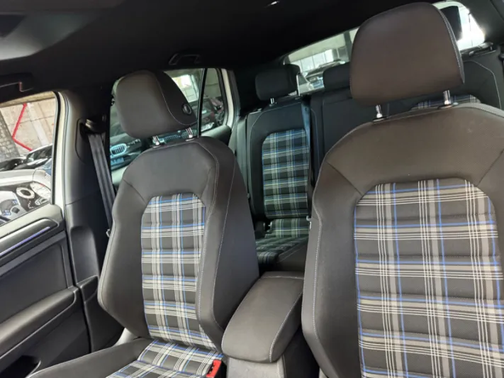 VOLKSWAGEN GOLF GTE 2017