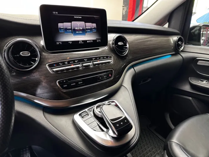 Mercedes V-Class