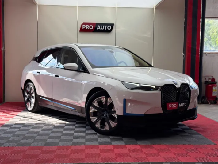 BMW iX