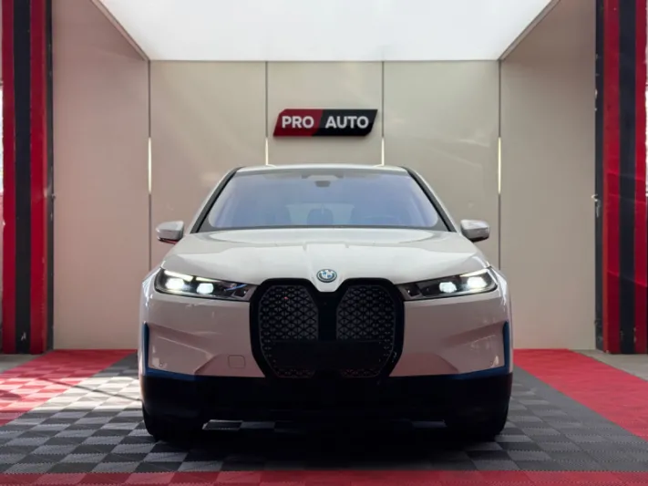 BMW iX