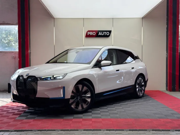 BMW iX