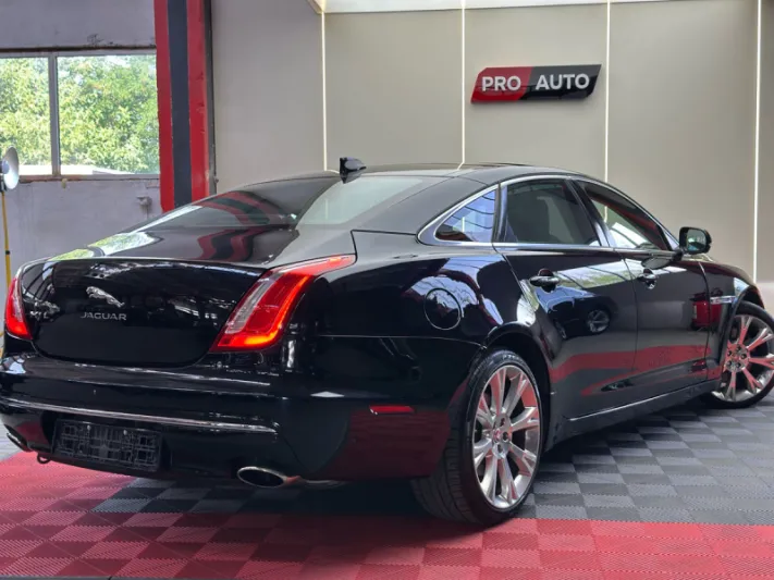Jaguar XJ L