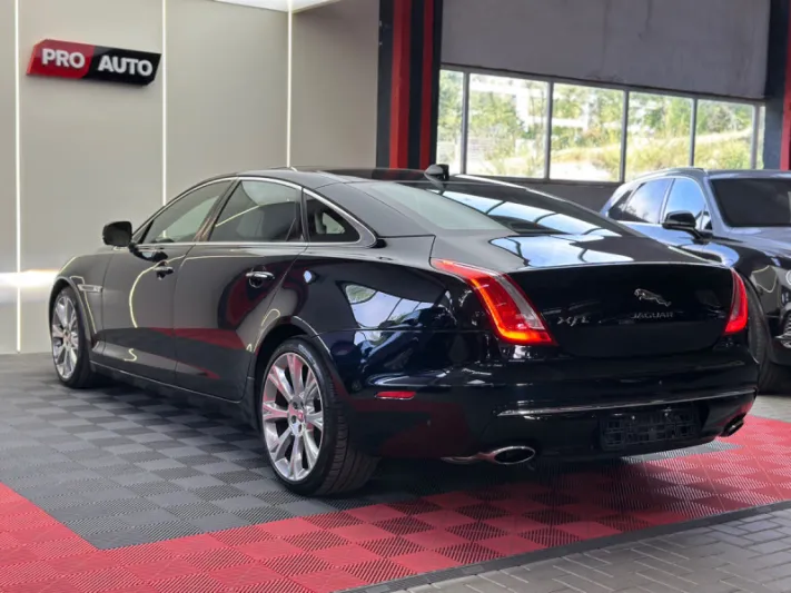 Jaguar XJ L