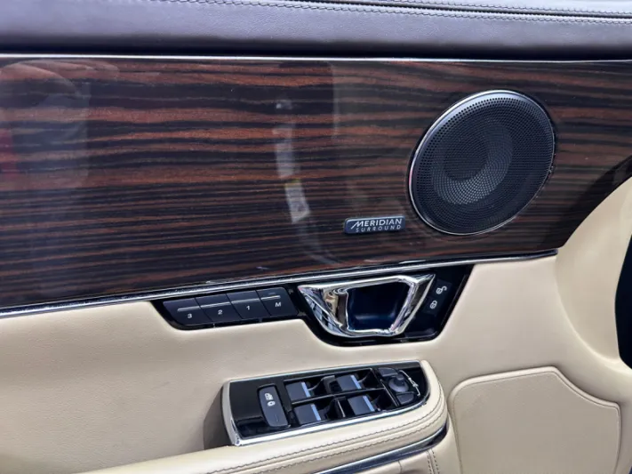 Jaguar XJ L