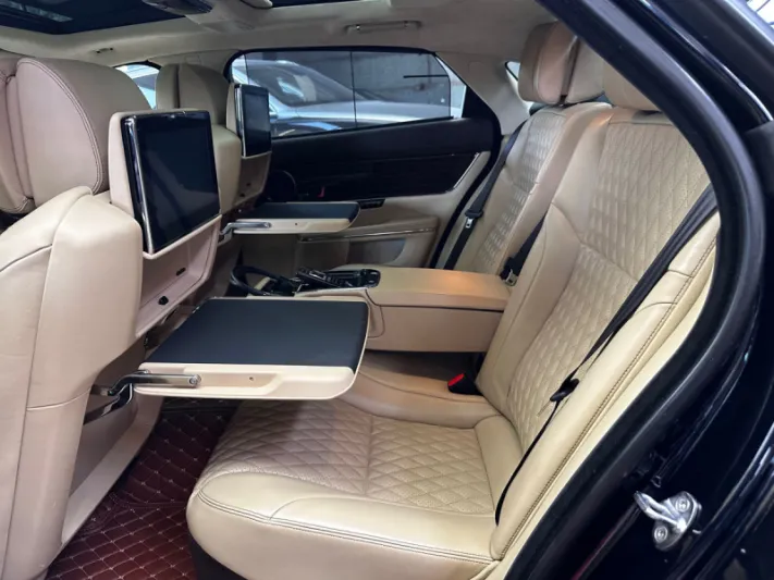 Jaguar XJ L