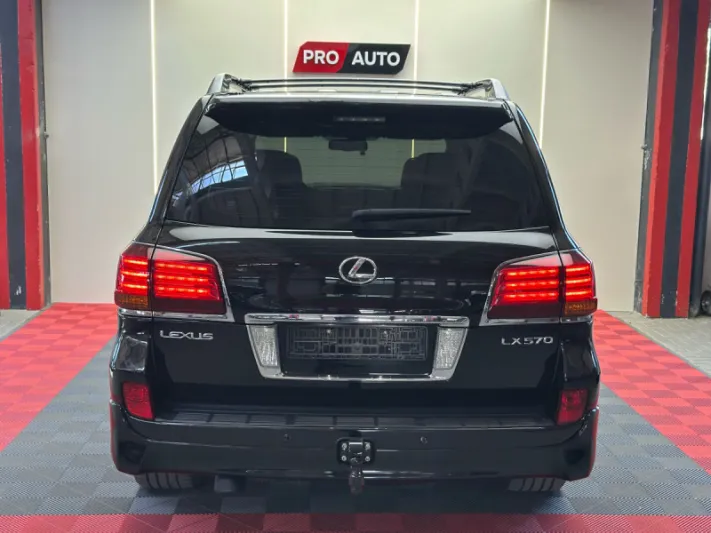 LEXUS LX570 2011
