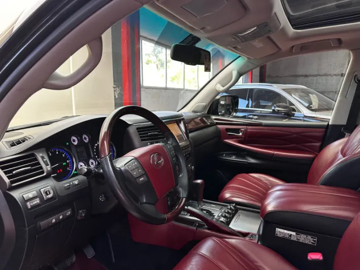 LEXUS LX570 2011