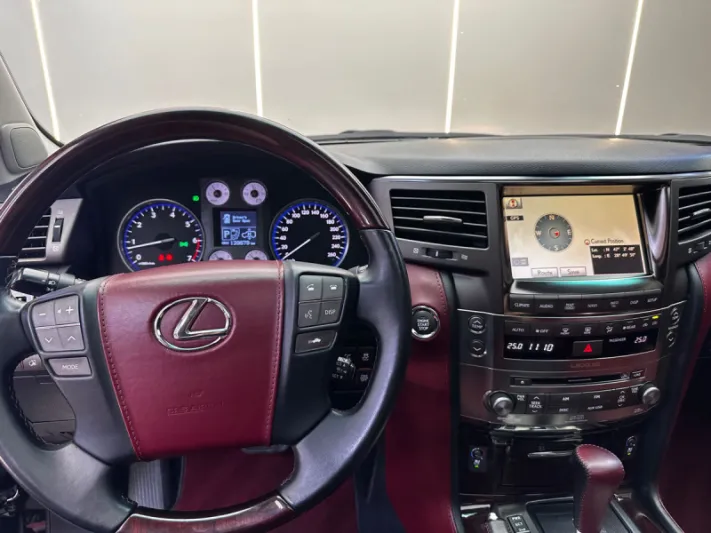 LEXUS LX570 2011