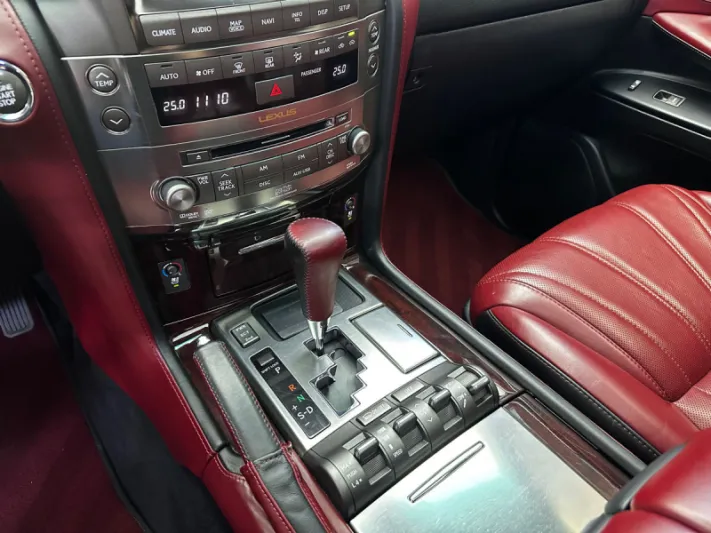 LEXUS LX570 2011