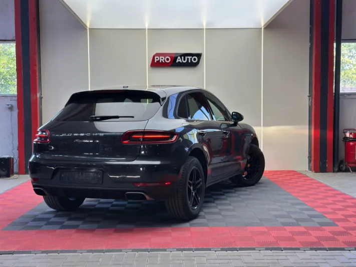 PORSCHE MACAN 2016