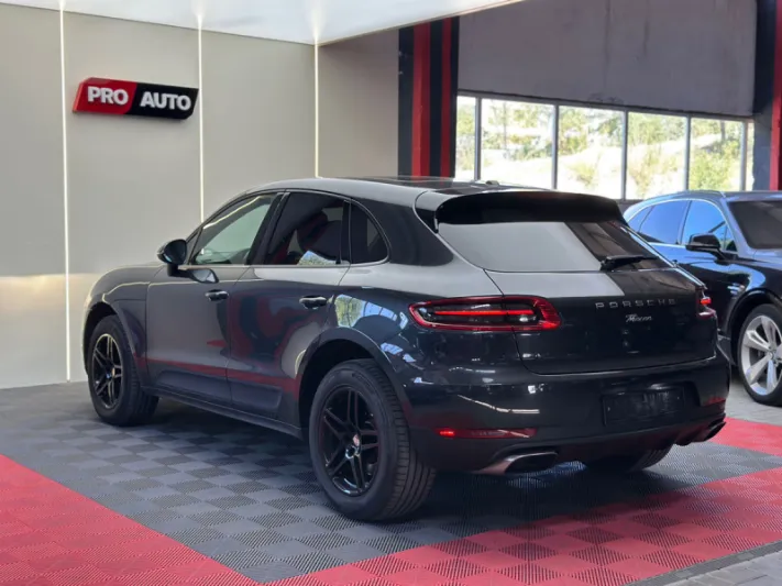 PORSCHE MACAN 2016