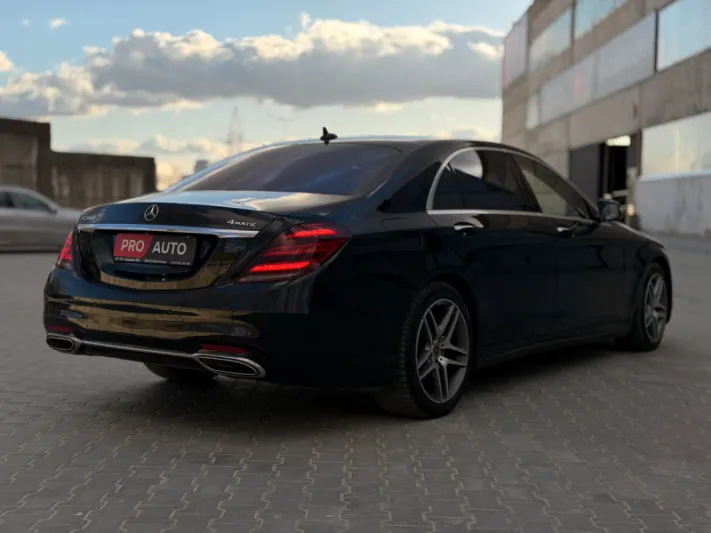 Mercedes-Benz S560 W222