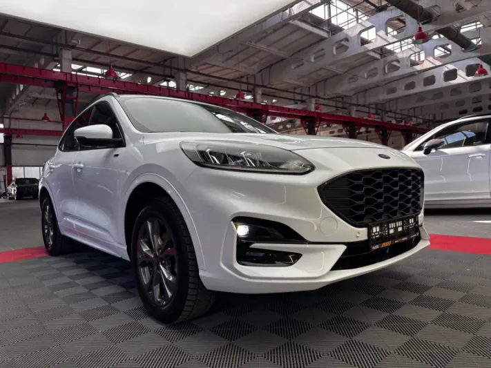 FORD KUGA ST LINE 2023