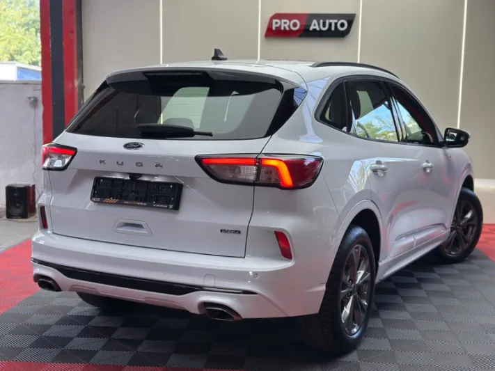 FORD KUGA ST LINE 2023