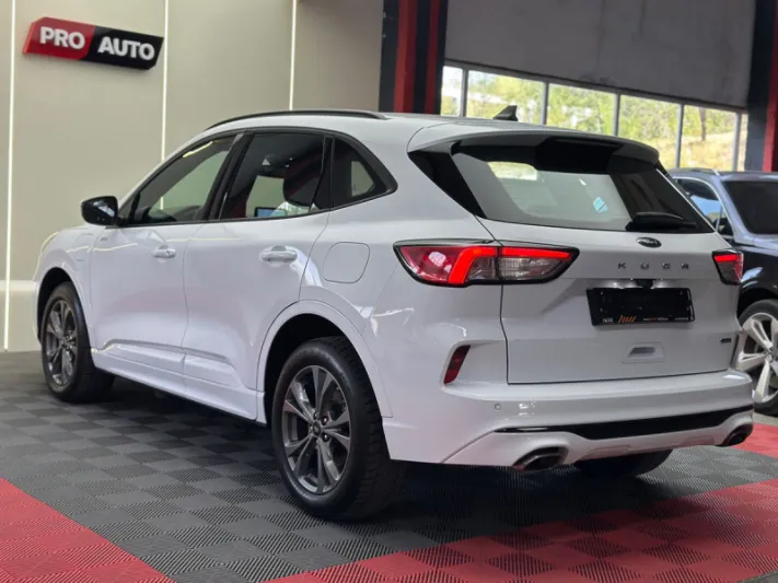 FORD KUGA ST LINE 2023