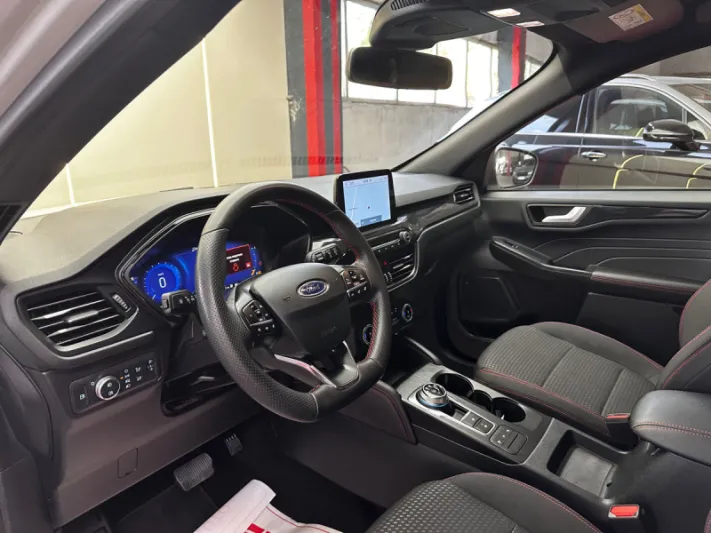 FORD KUGA ST LINE 2023