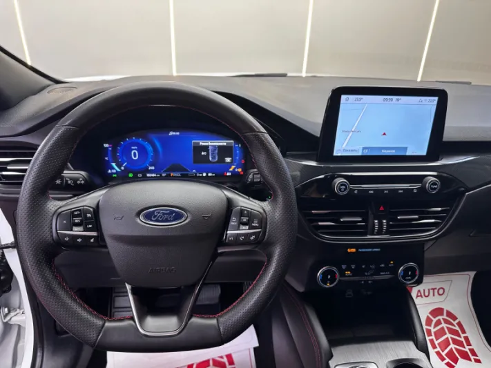 FORD KUGA ST LINE 2023