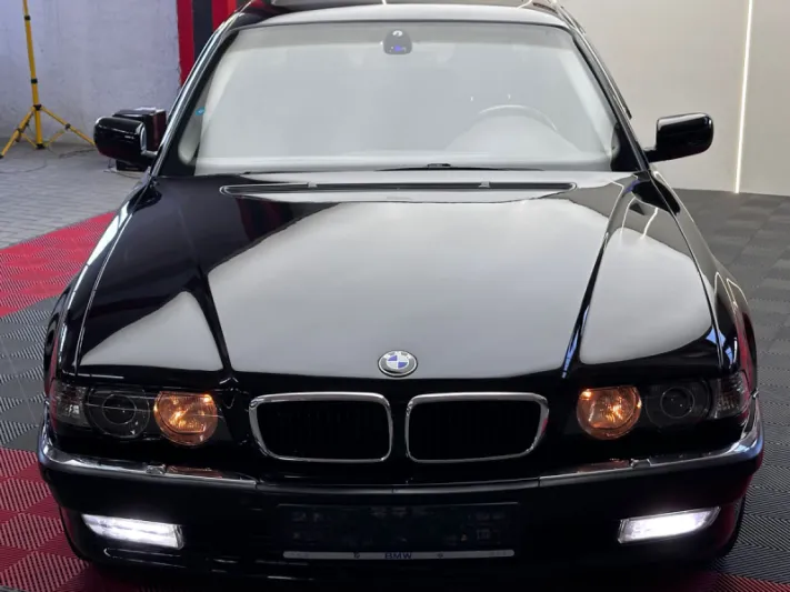 BMW 728i E38