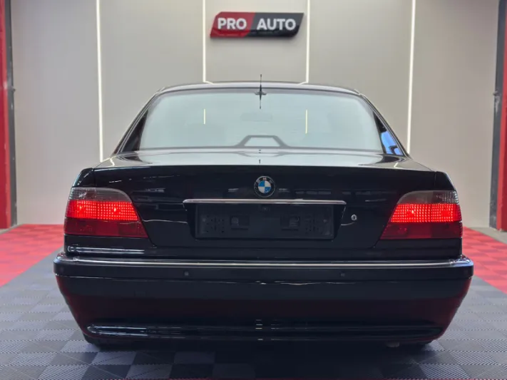 BMW 728i E38