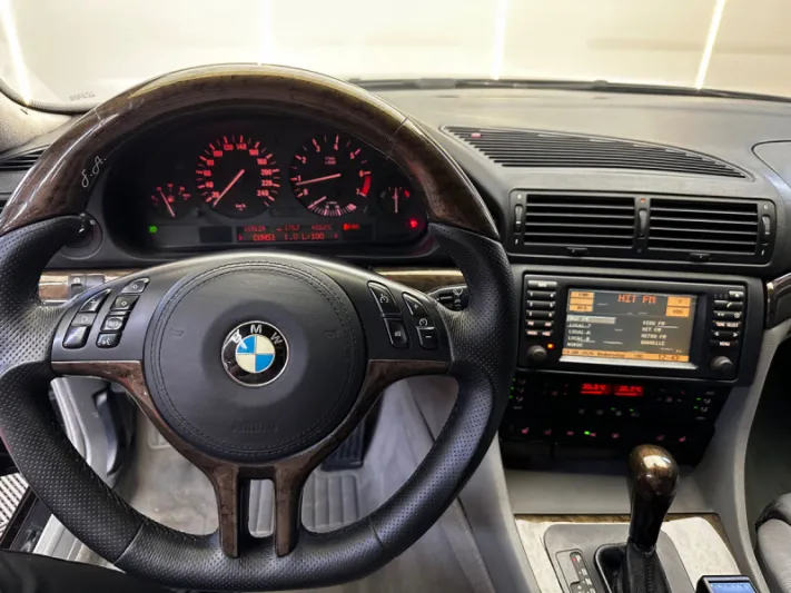 BMW 728i E38