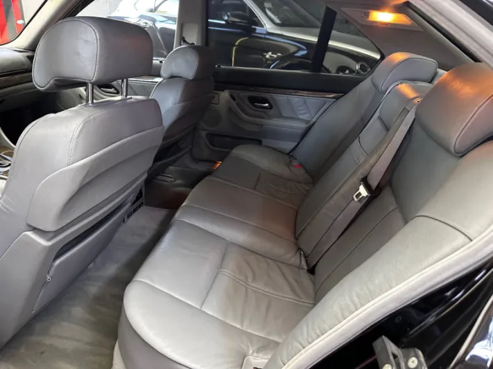 BMW 728i E38